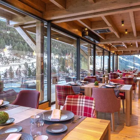 Hotel Sport Hermitage & 5*